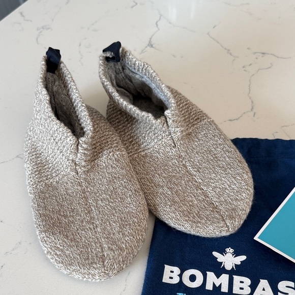 Bombas Gripper Slippers in Taupe Women’s X-Small - Picture 2 of 11